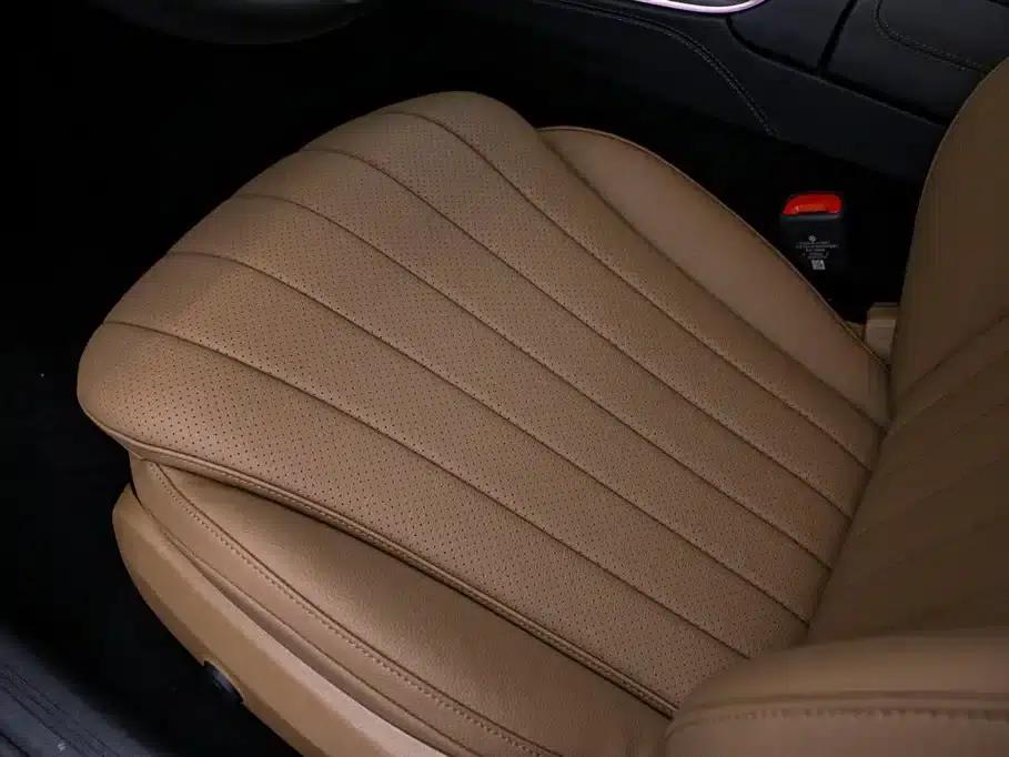 Mercedes-Benz E-Class PHEV 2024 E 350 e L Plug-in Hybrid Sedan — миниатюра 13