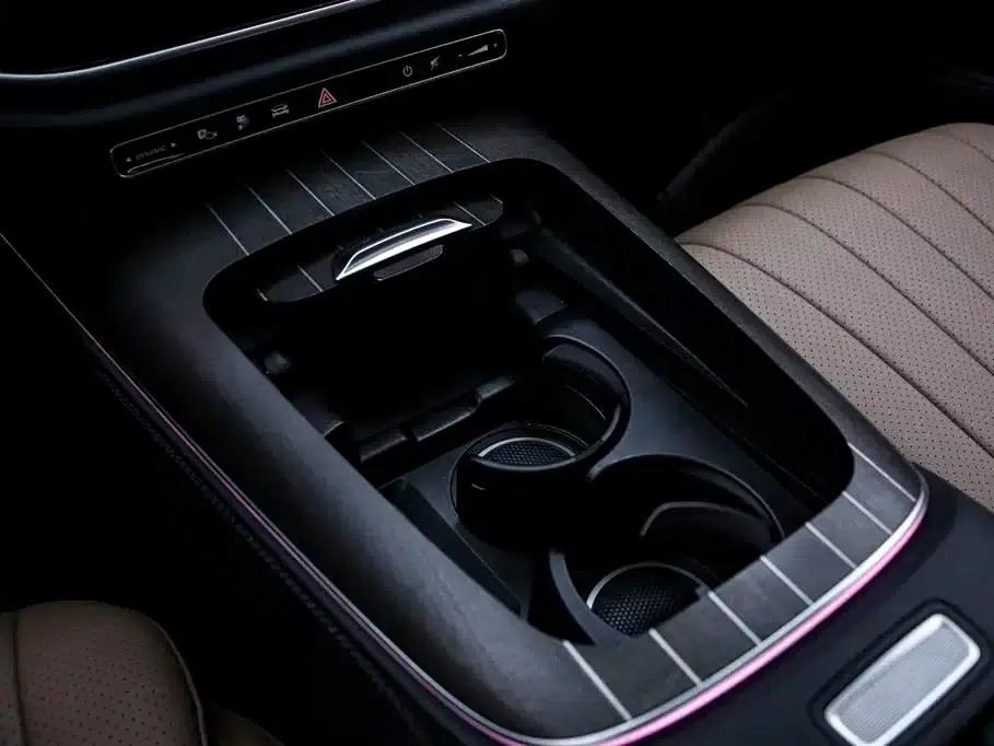 Mercedes-Benz E-Class PHEV 2024 E 350 e L Plug-in Hybrid Sedan — миниатюра 9