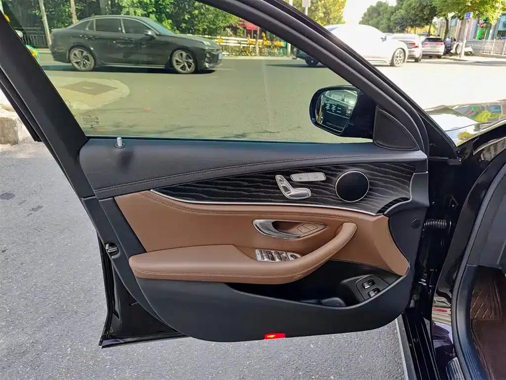 Mercedes-Benz E-Class PHEV 2022 E 350 e L Plug-in Hybrid Sports Sedan — миниатюра 6