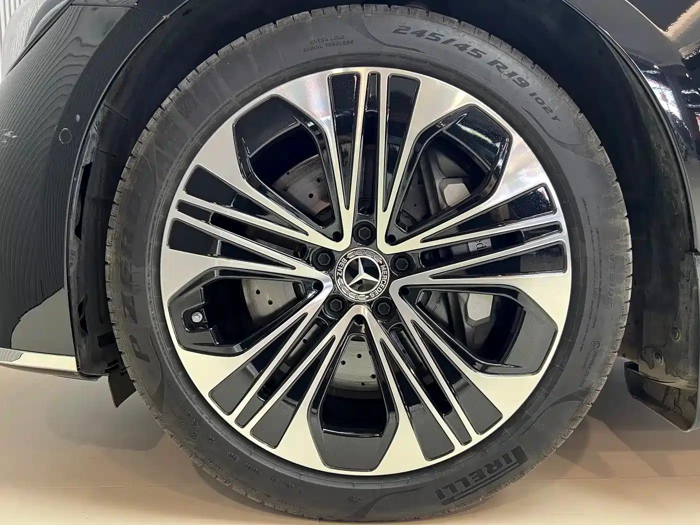 Mercedes-Benz E-Class PHEV 2024 E 350 e L Plug-in Hybrid Sedan — миниатюра 17