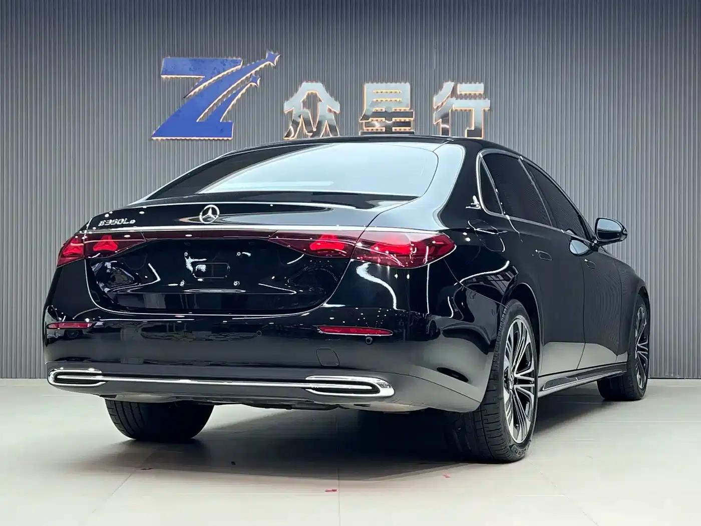 Mercedes-Benz E-Class PHEV 2024 E 350 e L Plug-in Hybrid Sedan — миниатюра 3