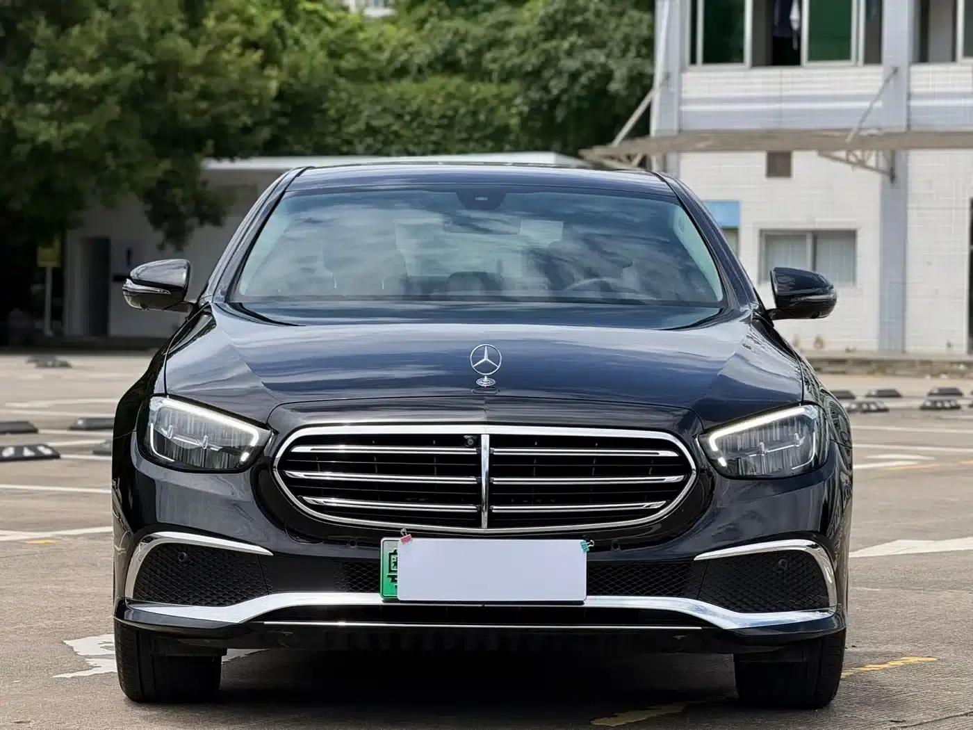 Mercedes-Benz E-Class PHEV 2022 Facelift E 350 e L Plug-in Hybrid Sedan — миниатюра 2