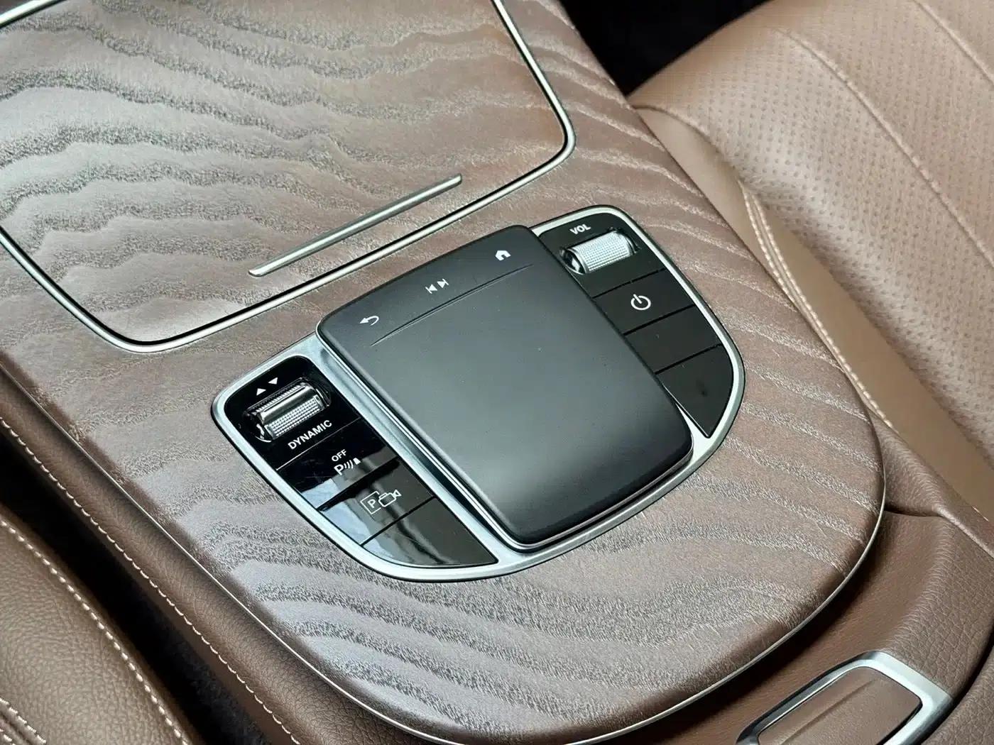 Mercedes-Benz E-Class PHEV 2022 Facelift E 350 e L Plug-in Hybrid Sedan — миниатюра 11