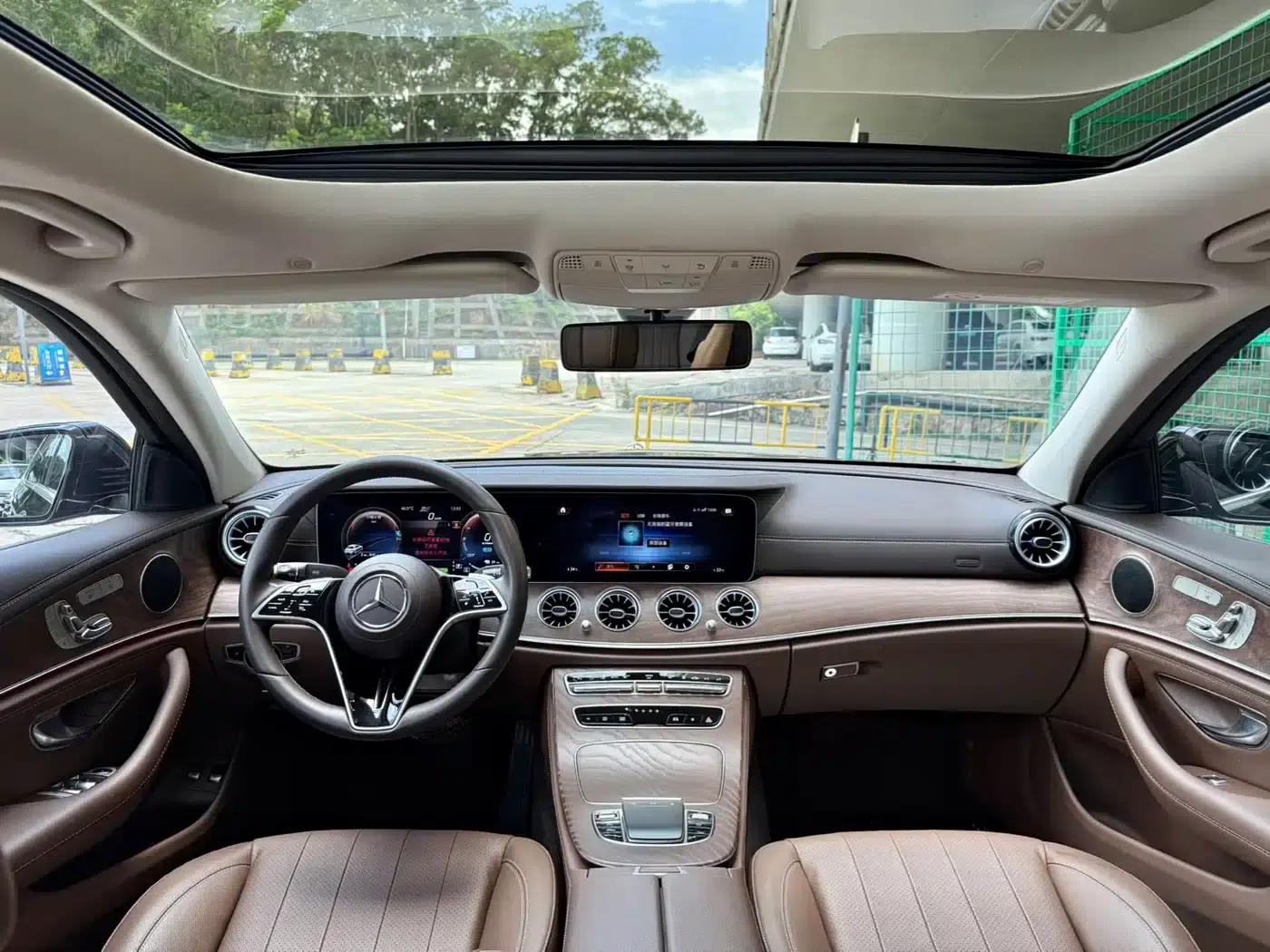 Mercedes-Benz E-Class PHEV 2022 Facelift E 350 e L Plug-in Hybrid Sedan — миниатюра 12