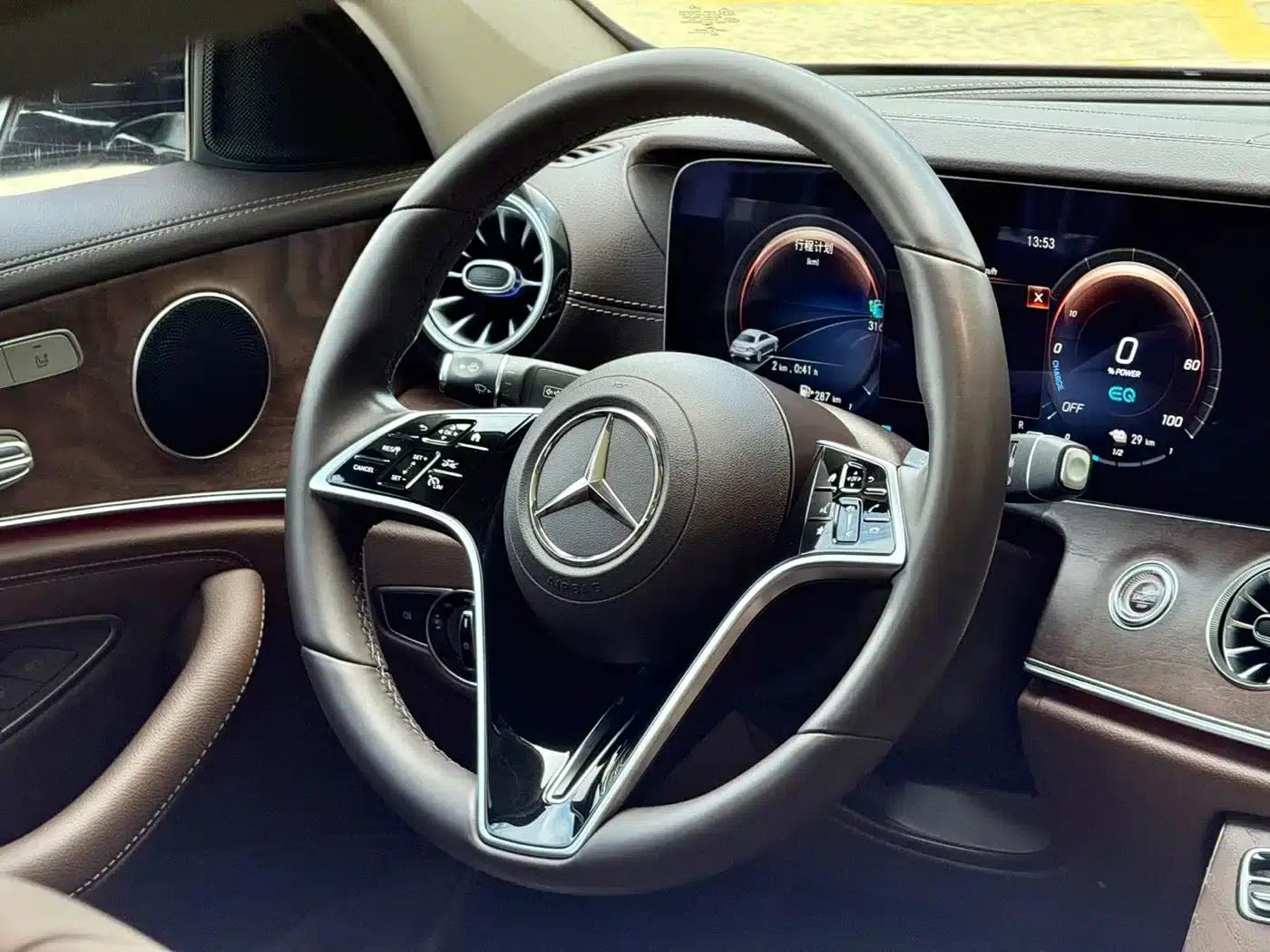 Mercedes-Benz E-Class PHEV 2022 Facelift E 350 e L Plug-in Hybrid Sedan — миниатюра 14