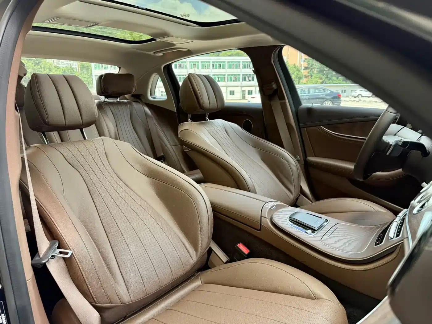 Mercedes-Benz E-Class PHEV 2022 Facelift E 350 e L Plug-in Hybrid Sedan — миниатюра 15