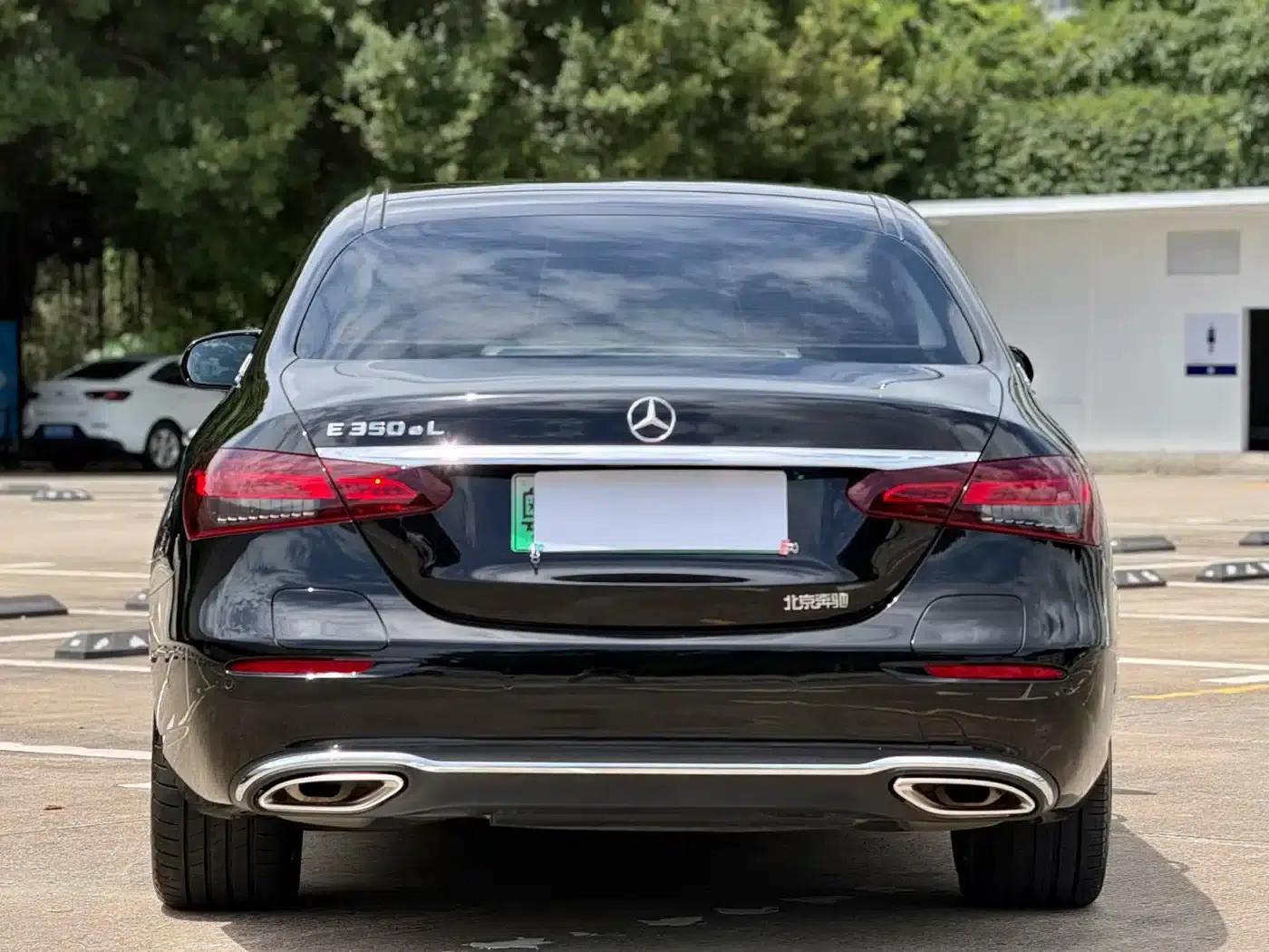 Mercedes-Benz E-Class PHEV 2022 Facelift E 350 e L Plug-in Hybrid Sedan — миниатюра 17