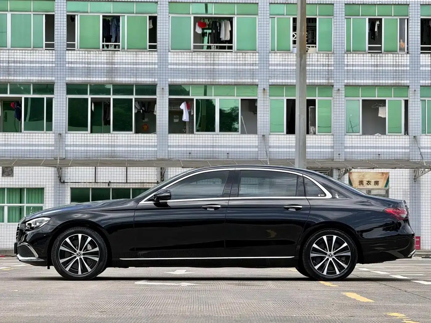 Mercedes-Benz E-Class PHEV 2022 Facelift E 350 e L Plug-in Hybrid Sedan — миниатюра 19