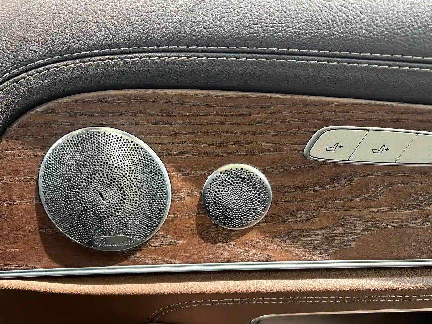 Mercedes-Benz E-Class PHEV 2022 Facelift E 350 e L Plug-in Hybrid Sedan — миниатюра 13