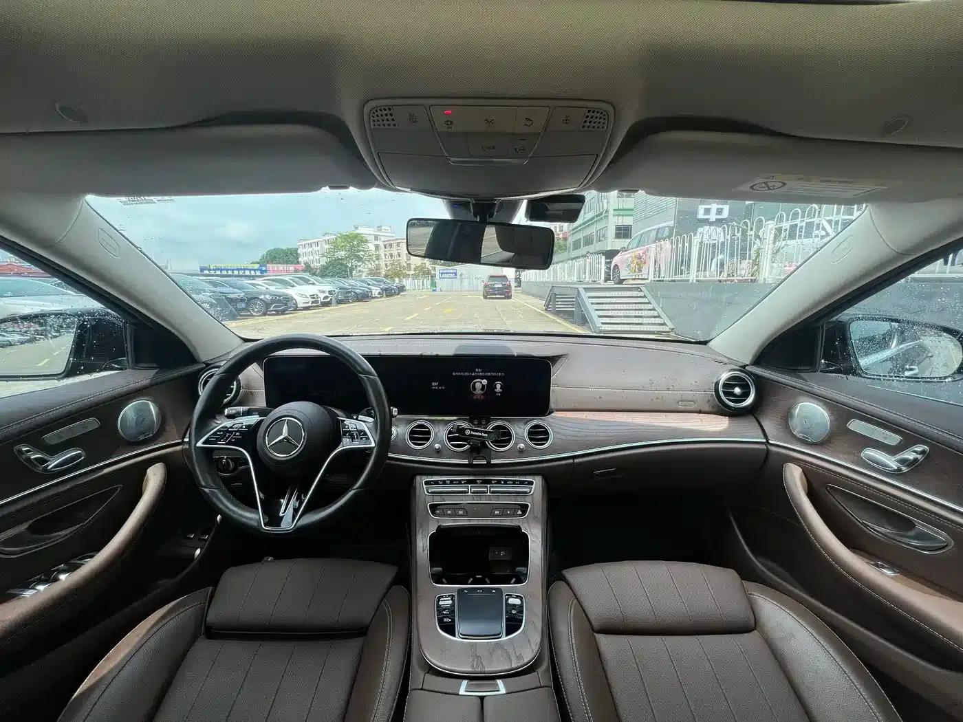 Mercedes-Benz E-Class PHEV 2022 Facelift E 350 e L Plug-in Hybrid Sedan — миниатюра 15