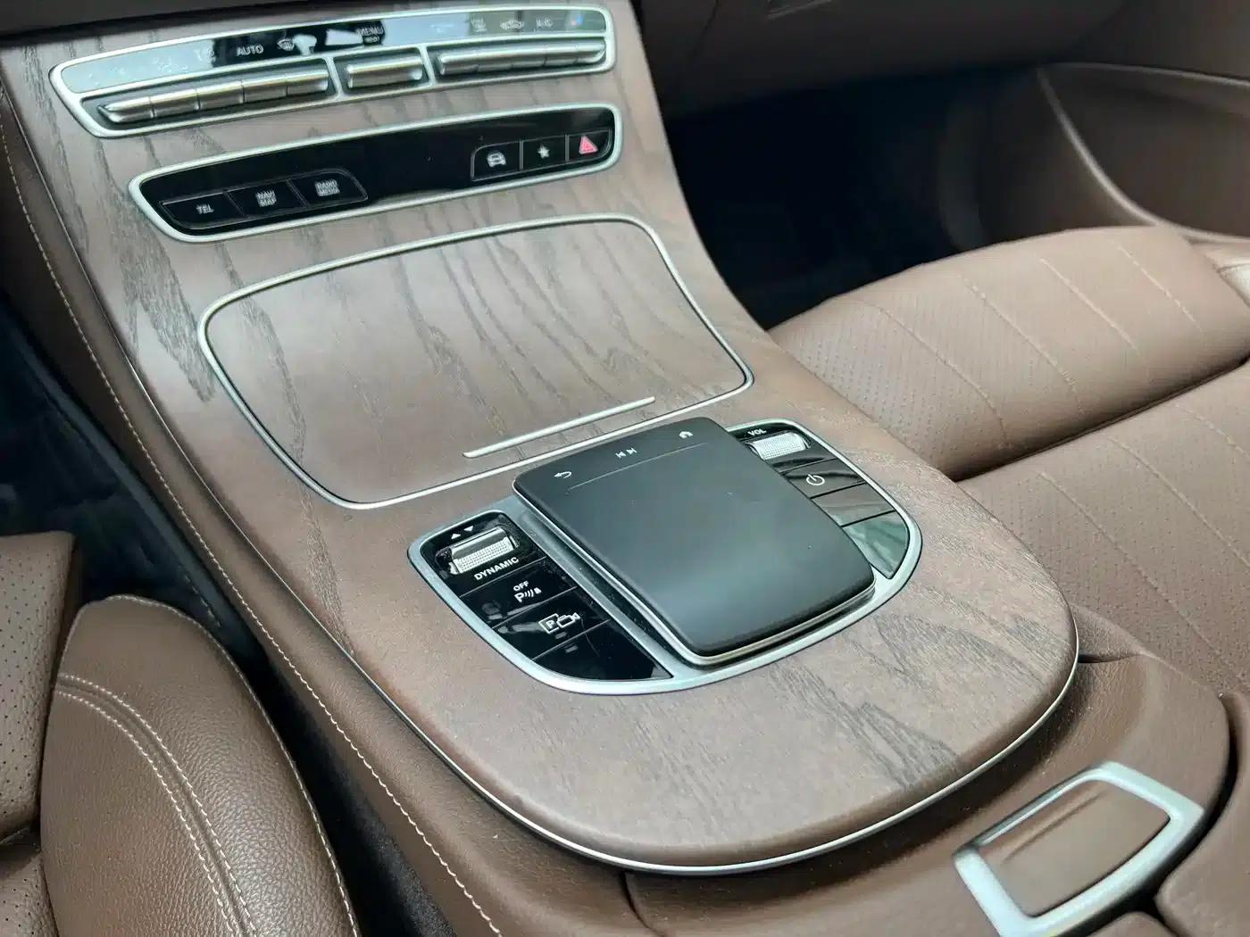 Mercedes-Benz E-Class PHEV 2022 Facelift E 350 e L Plug-in Hybrid Sedan — миниатюра 16