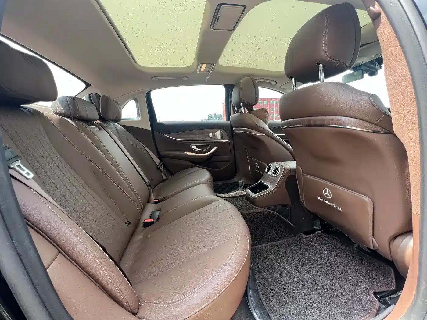 Mercedes-Benz E-Class PHEV 2022 Facelift E 350 e L Plug-in Hybrid Sedan — миниатюра 17
