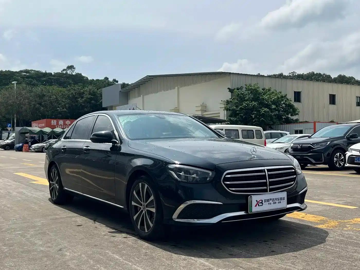 Mercedes-Benz E-Class PHEV 2022 Facelift E 350 e L Plug-in Hybrid Sedan — миниатюра 3