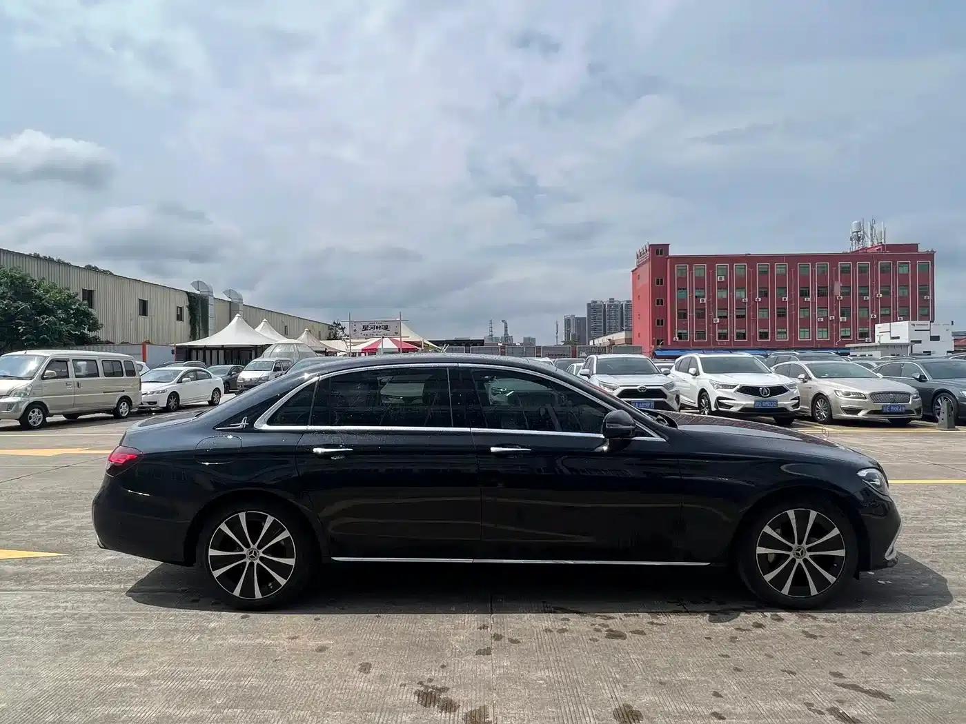 Mercedes-Benz E-Class PHEV 2022 Facelift E 350 e L Plug-in Hybrid Sedan — миниатюра 6