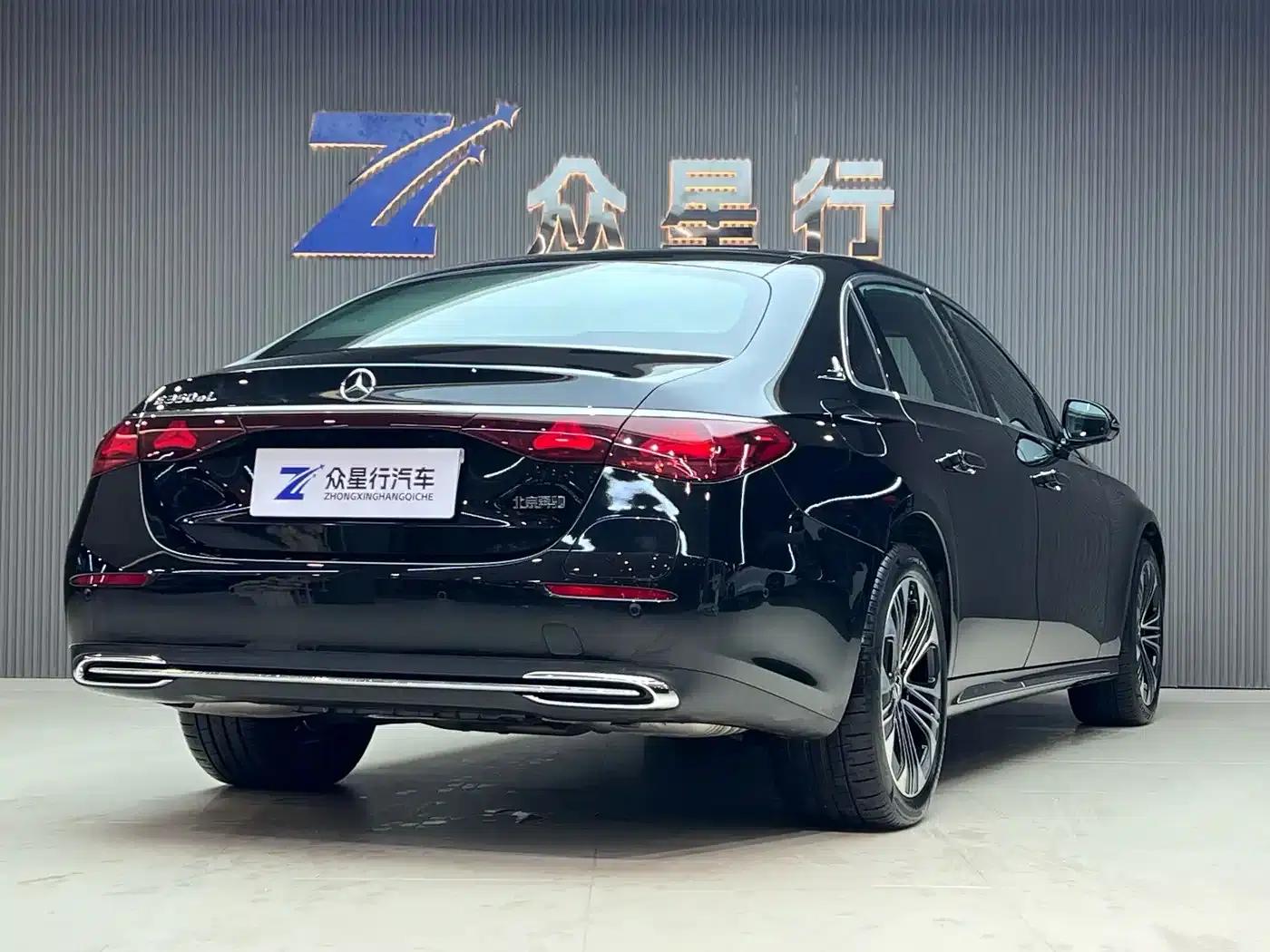 Mercedes-Benz E-Class PHEV 2024 E 350 e L Plug-in Hybrid Sedan — миниатюра 4