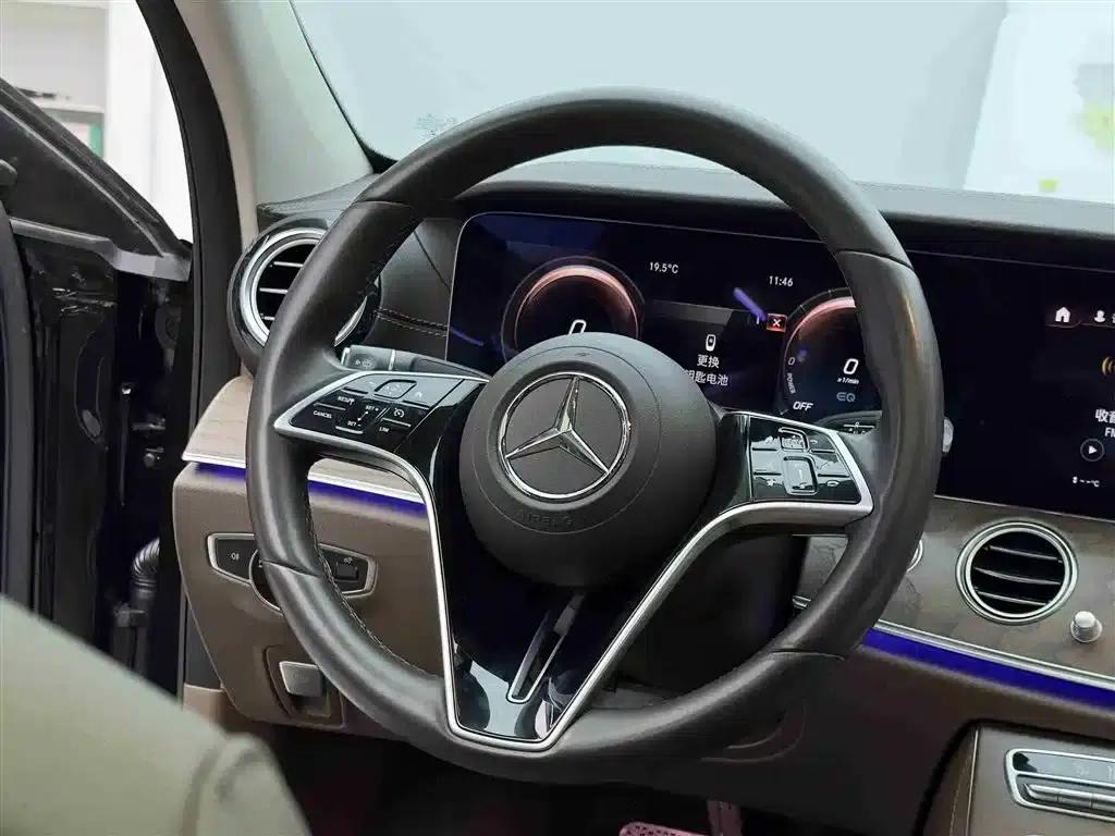Mercedes-Benz E-Class PHEV 2022 E 350 e L Plug-in Hybrid Sedan — миниатюра 12