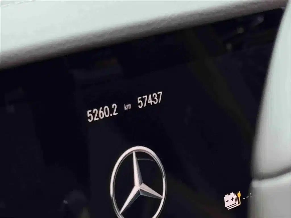 Mercedes-Benz E-Class PHEV 2022 E 350 e L Plug-in Hybrid Sedan — миниатюра 13