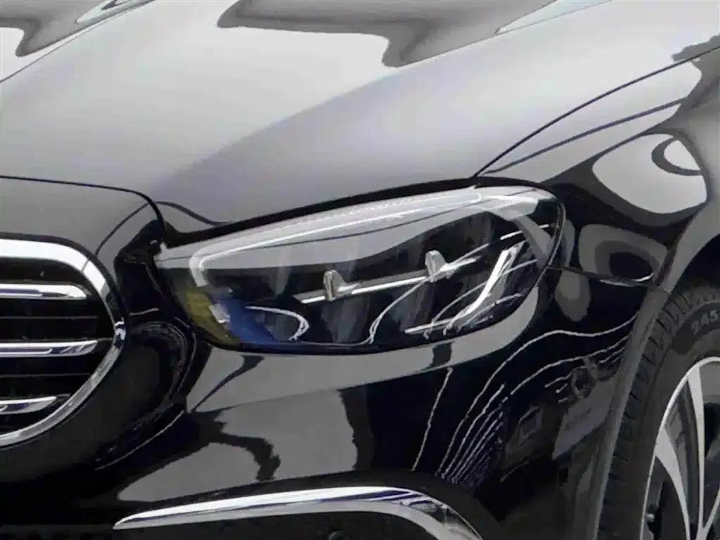 Mercedes-Benz E-Class PHEV 2022 E 350 e L Plug-in Hybrid Sedan — миниатюра 3