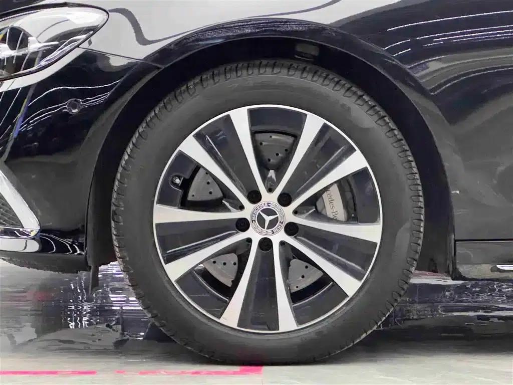 Mercedes-Benz E-Class PHEV 2022 E 350 e L Plug-in Hybrid Sedan — миниатюра 4