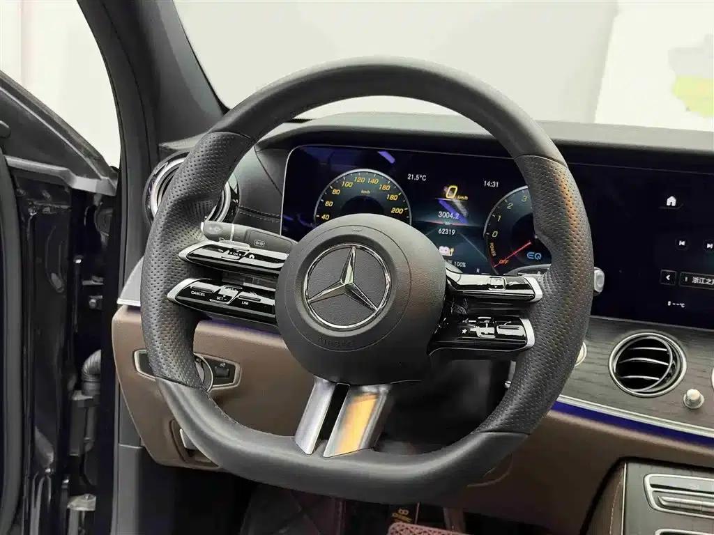 Mercedes-Benz E-Class PHEV 2022 E 350 e L Plug-in Hybrid Sports Sedan — миниатюра 12