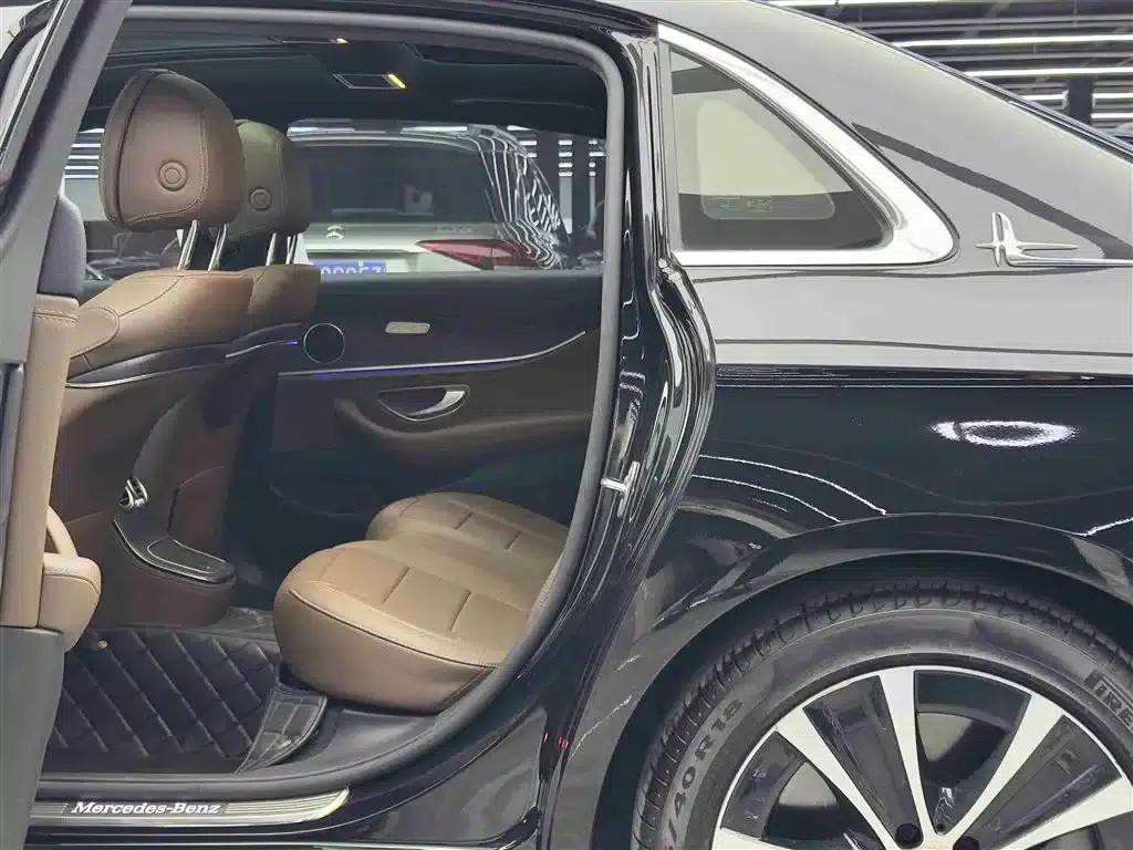 Mercedes-Benz E-Class PHEV 2022 E 350 e L Plug-in Hybrid Sports Sedan — миниатюра 7