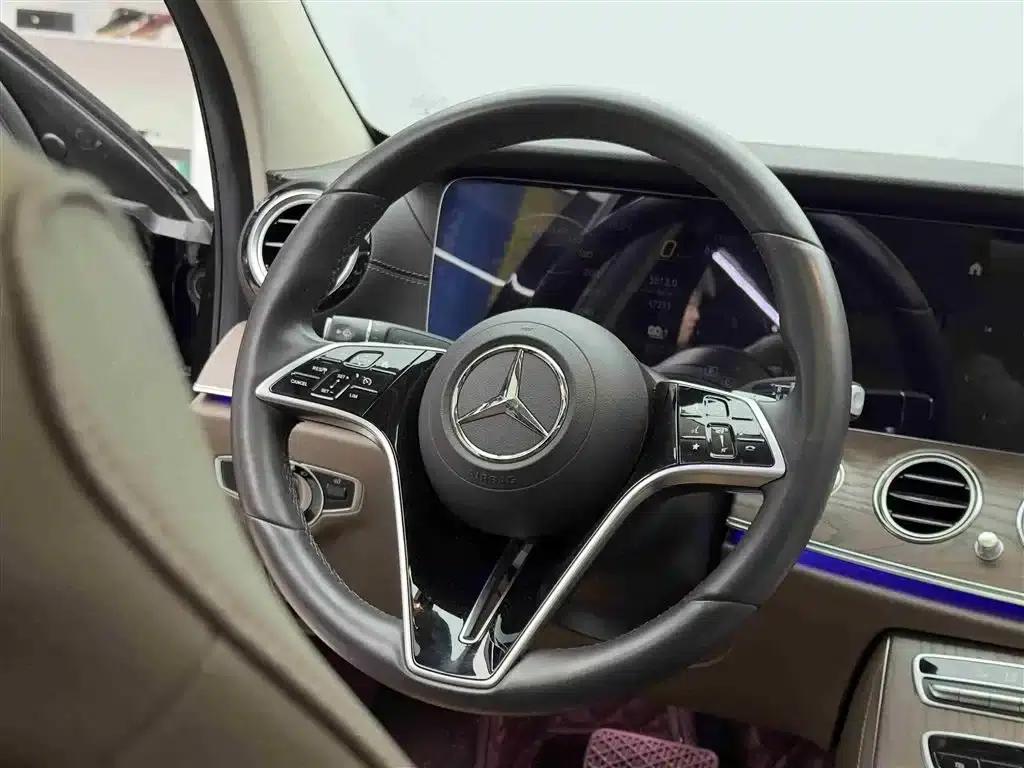 Mercedes-Benz E-Class PHEV 2022 E 350 e L Plug-in Hybrid Sedan — миниатюра 12