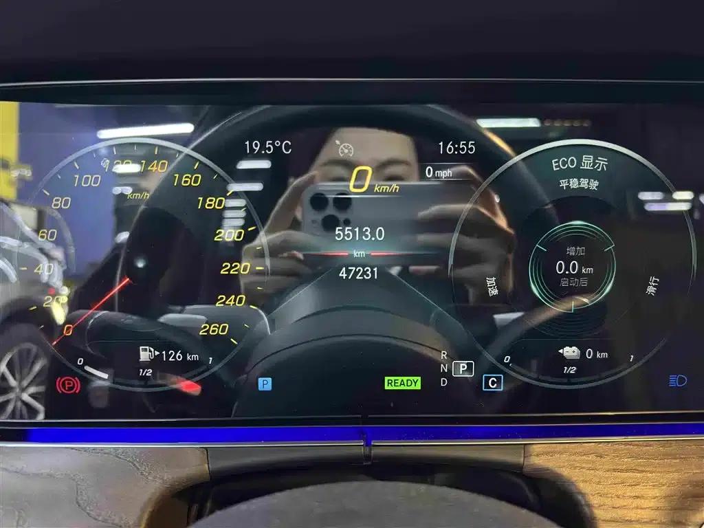 Mercedes-Benz E-Class PHEV 2022 E 350 e L Plug-in Hybrid Sedan — миниатюра 13