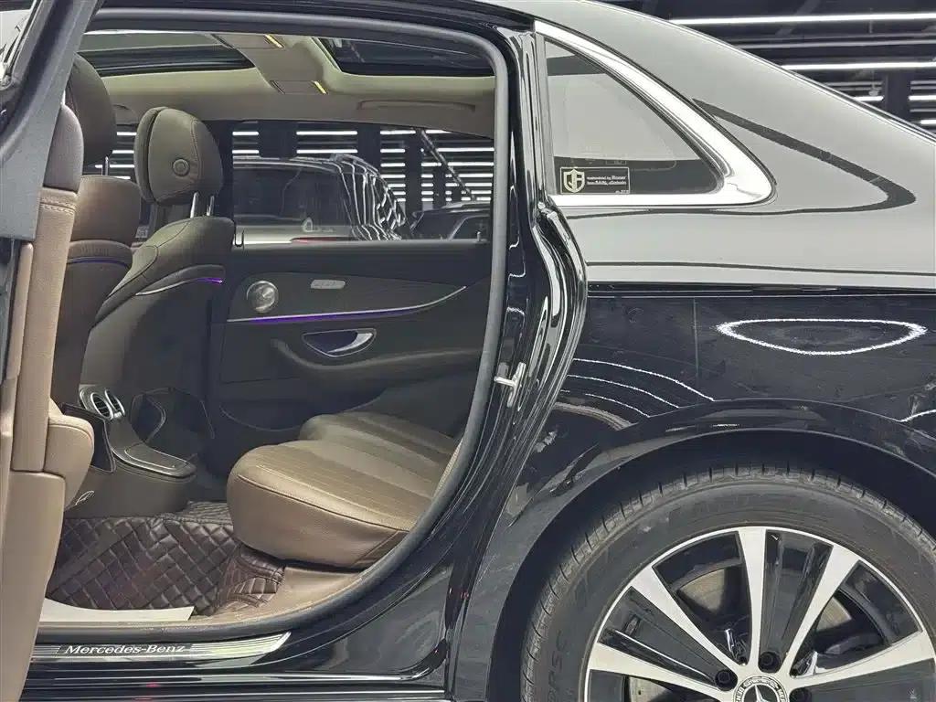 Mercedes-Benz E-Class PHEV 2022 E 350 e L Plug-in Hybrid Sedan — миниатюра 7