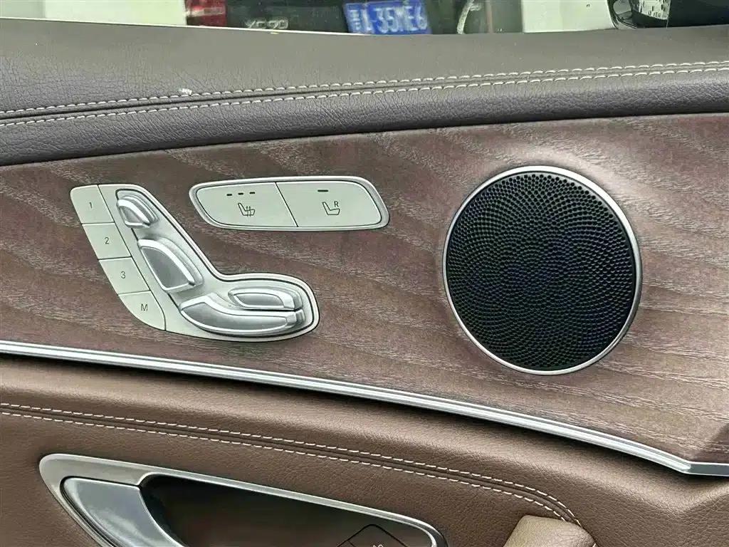 Mercedes-Benz E-Class PHEV 2022 E 350 e L Plug-in Hybrid Sedan — миниатюра 12