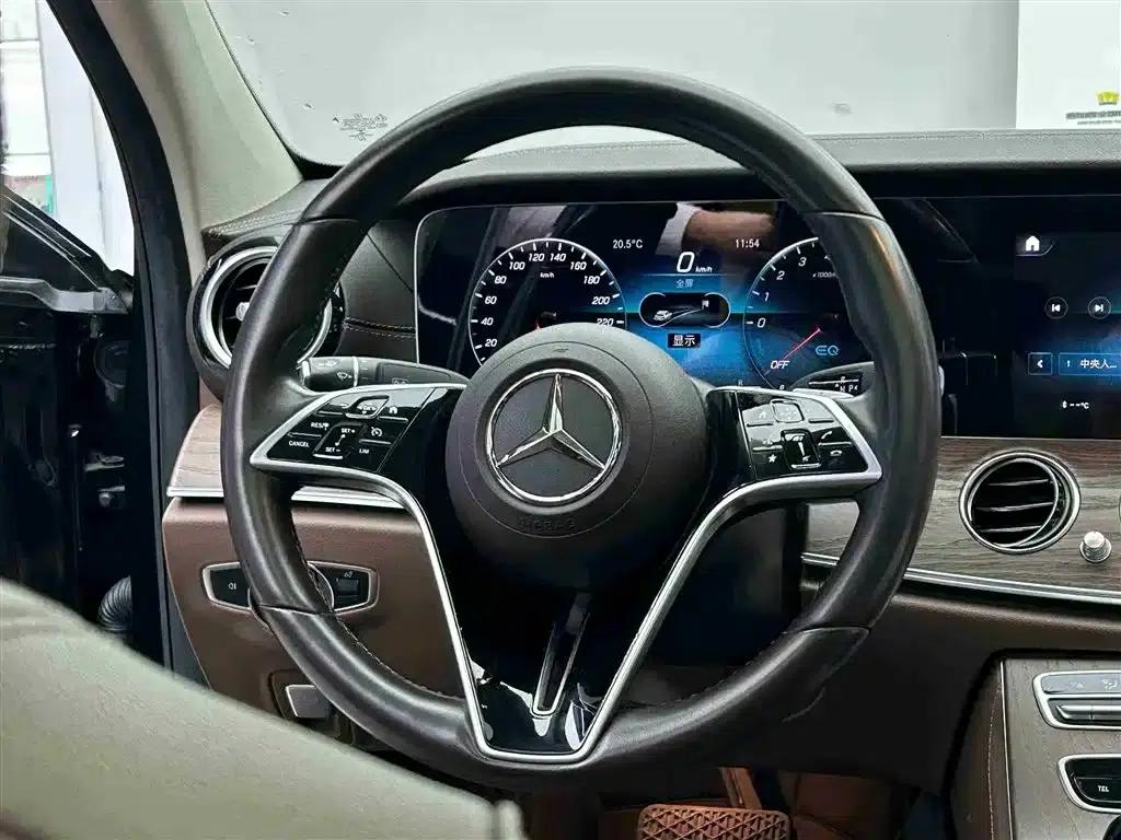 Mercedes-Benz E-Class PHEV 2022 E 350 e L Plug-in Hybrid Sedan — миниатюра 13