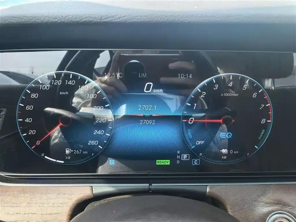 Mercedes-Benz E-Class PHEV 2022 E 350 e L Plug-in Hybrid Sedan — миниатюра 14