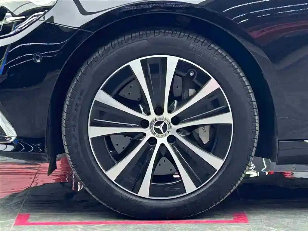 Mercedes-Benz E-Class PHEV 2022 E 350 e L Plug-in Hybrid Sedan — миниатюра 4