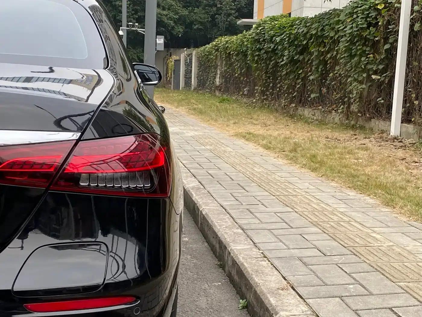 Mercedes-Benz E-Class PHEV 2022 Facelift E 350 e L Plug-in Hybrid Sedan — миниатюра 19