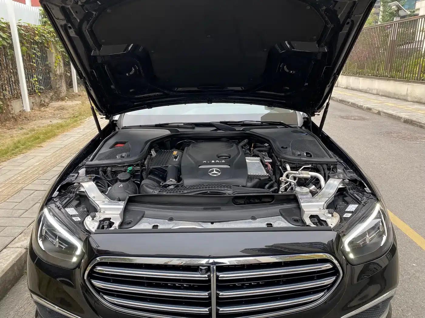 Mercedes-Benz E-Class PHEV 2022 Facelift E 350 e L Plug-in Hybrid Sedan — миниатюра 4