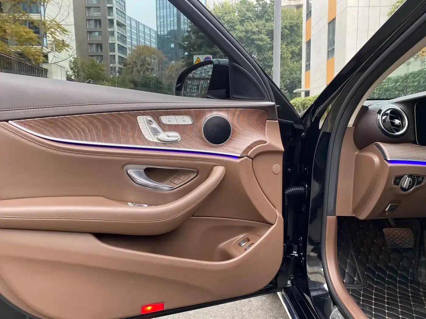Mercedes-Benz E-Class PHEV 2022 Facelift E 350 e L Plug-in Hybrid Sedan — миниатюра 9