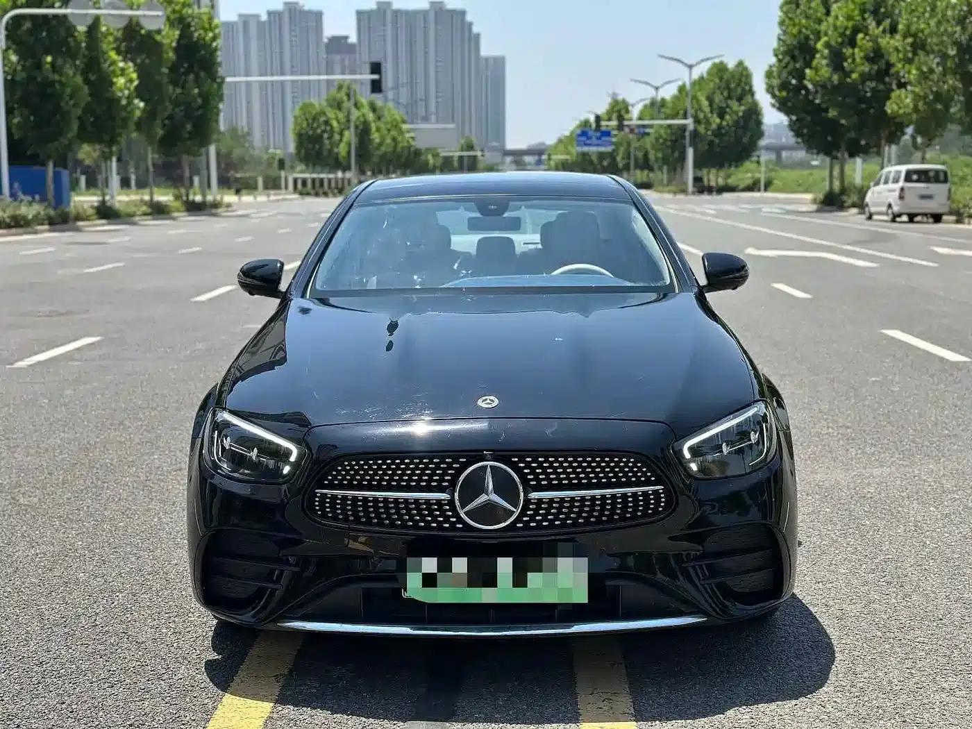 Mercedes-Benz E-Class PHEV 2023 E 350 e L Plug-in Hybrid Sports Sedan — миниатюра 2