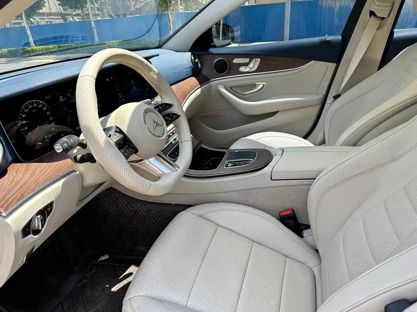 Mercedes-Benz E-Class PHEV 2023 E 350 e L Plug-in Hybrid Sports Sedan — миниатюра 4