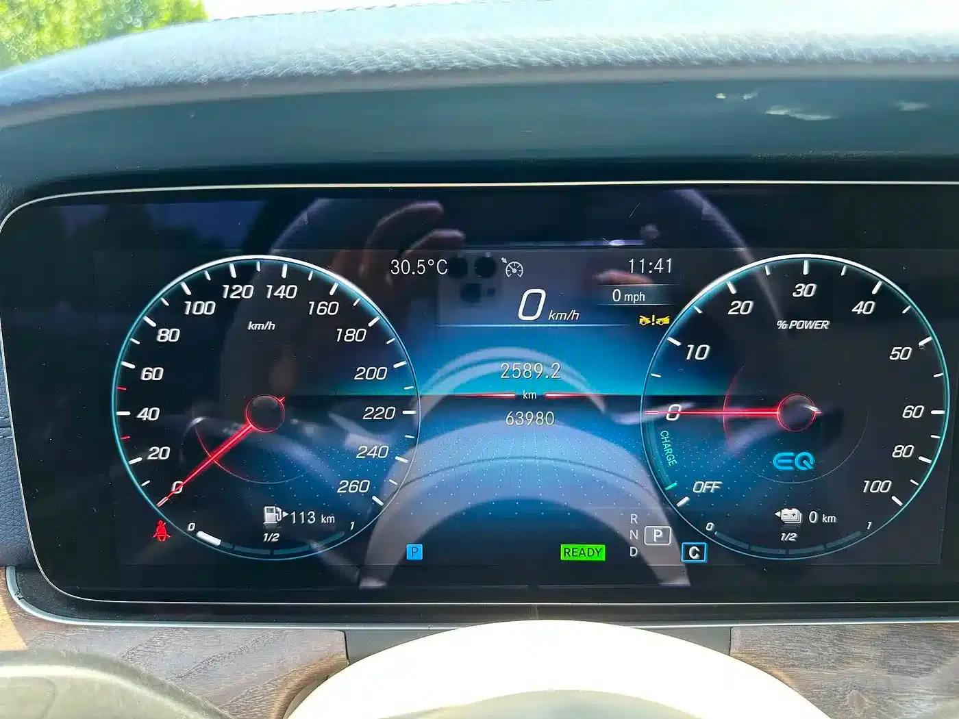 Mercedes-Benz E-Class PHEV 2023 E 350 e L Plug-in Hybrid Sports Sedan — миниатюра 7