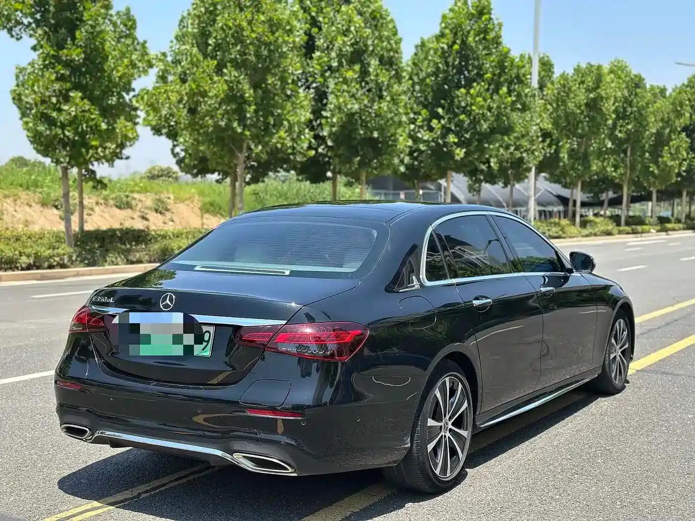 Mercedes-Benz E-Class PHEV 2023 E 350 e L Plug-in Hybrid Sports Sedan — миниатюра 10