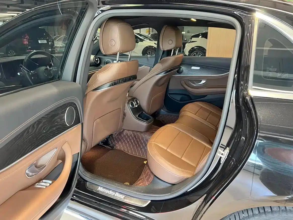 Mercedes-Benz E-Class PHEV 2023 E 350 e L Plug-in Hybrid Sports Sedan — миниатюра 11