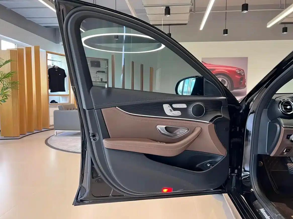 Mercedes-Benz E-Class PHEV 2023 E 350 e L Plug-in Hybrid Sports Sedan — миниатюра 7