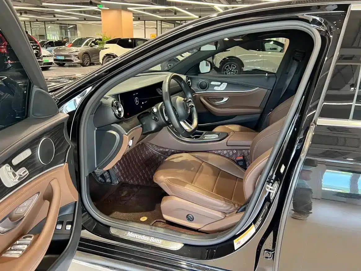 Mercedes-Benz E-Class PHEV 2023 E 350 e L Plug-in Hybrid Sports Sedan — миниатюра 8
