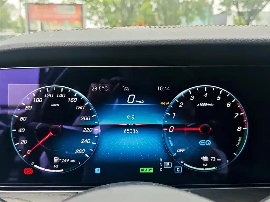 Mercedes-Benz E-Class PHEV 2023 E 350 e L Plug-in Hybrid Sports Sedan — миниатюра 14