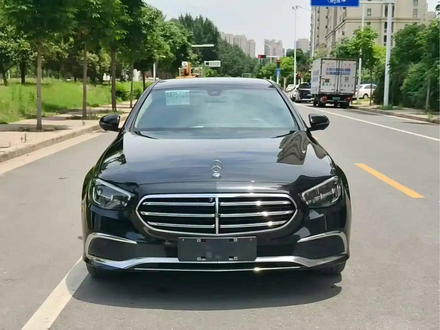 Mercedes-Benz E-Class PHEV 2021 E 350 e L Plug-in Hybrid Sedan — миниатюра 2