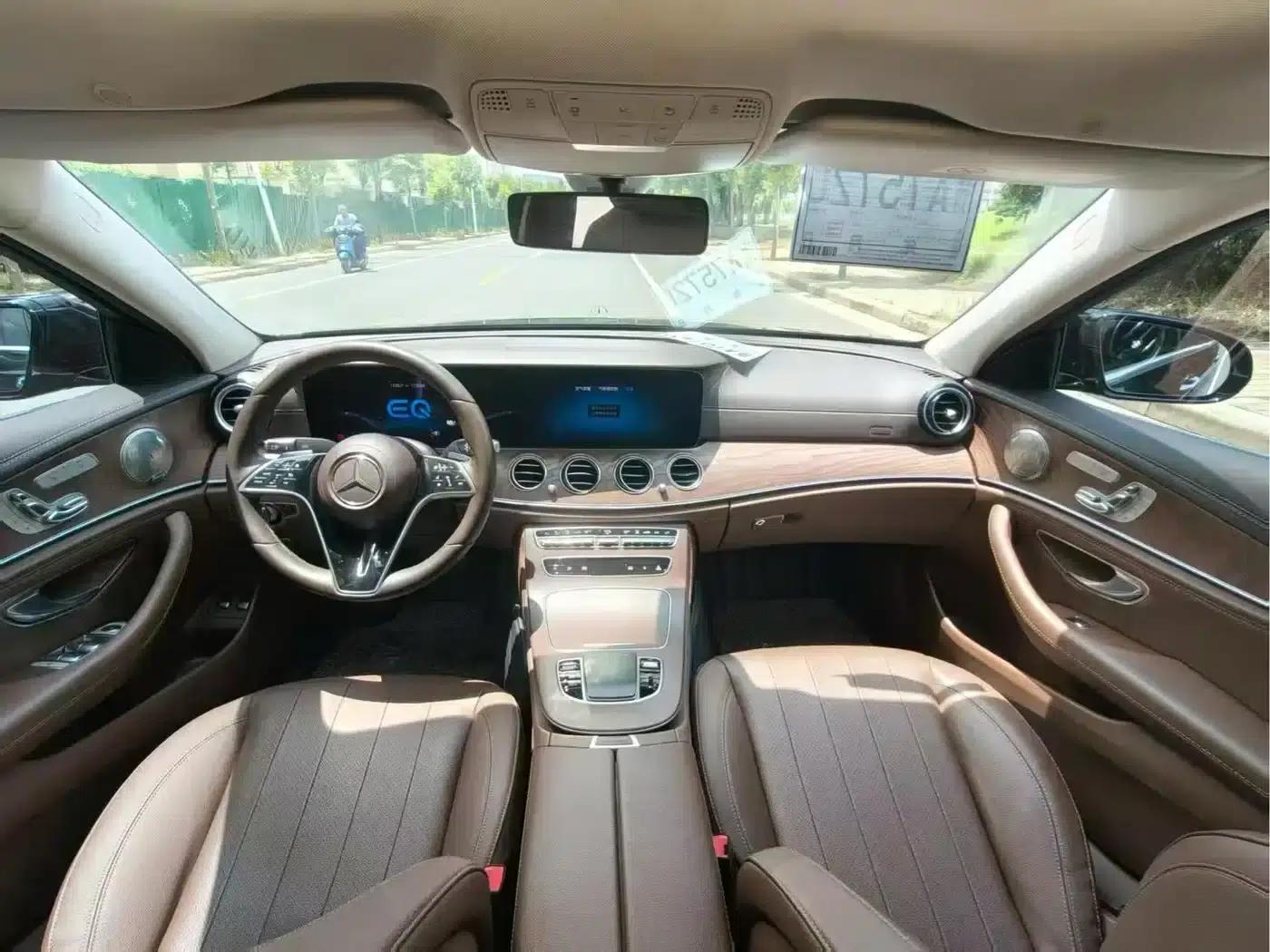 Mercedes-Benz E-Class PHEV 2021 E 350 e L Plug-in Hybrid Sedan — миниатюра 6