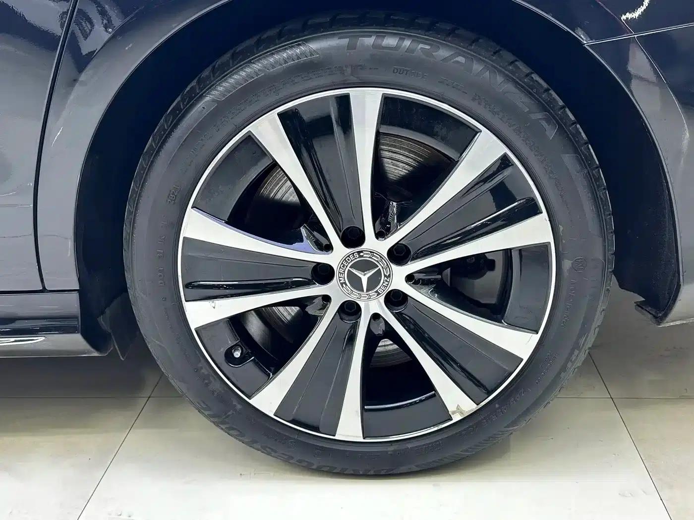 Mercedes-Benz E-Class PHEV 2022 Facelift E 350 e L Plug-in Hybrid Sports Sedan — миниатюра 16