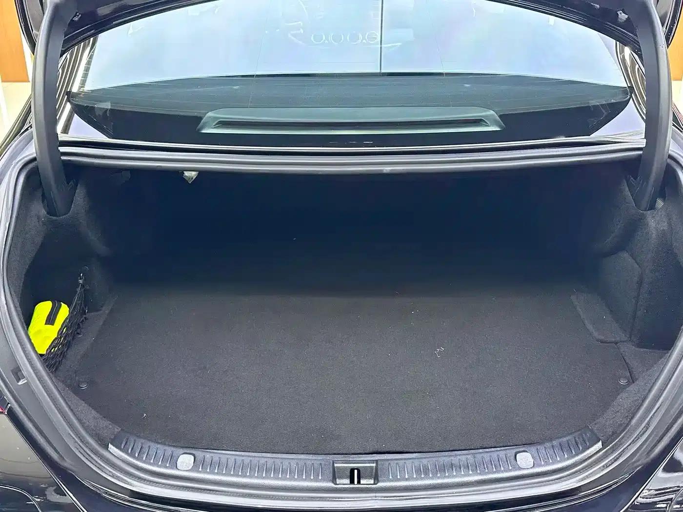 Mercedes-Benz E-Class PHEV 2022 Facelift E 350 e L Plug-in Hybrid Sports Sedan — миниатюра 20