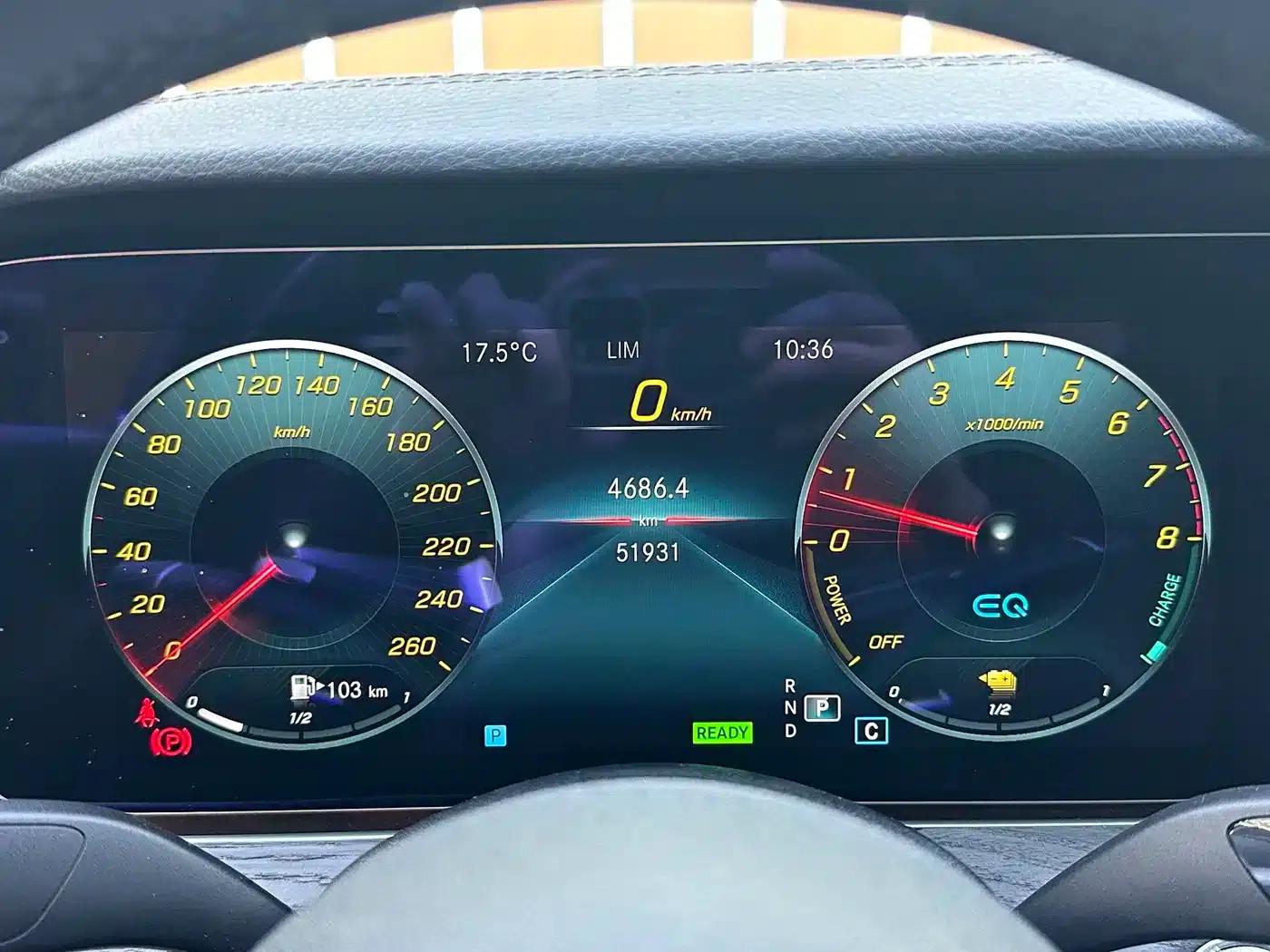 Mercedes-Benz E-Class PHEV 2022 Facelift E 350 e L Plug-in Hybrid Sports Sedan — миниатюра 10