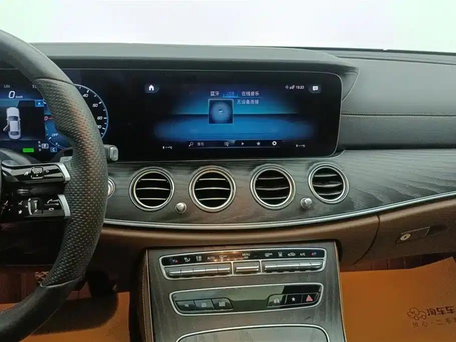 Mercedes-Benz E-Class PHEV 2022 Facelift E 350 e L Plug-in Hybrid Sports Sedan — миниатюра 13