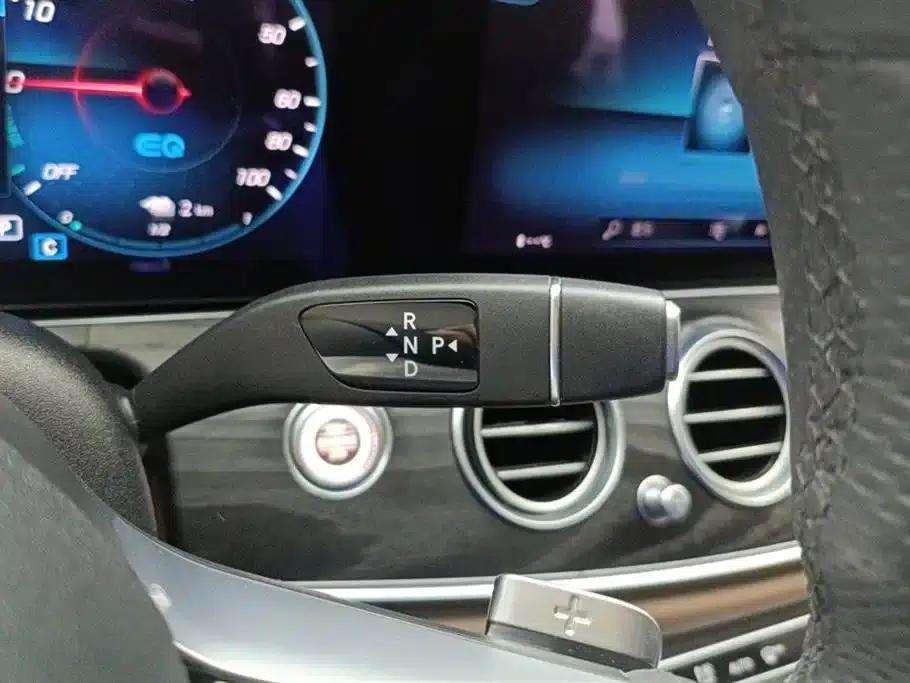 Mercedes-Benz E-Class PHEV 2022 Facelift E 350 e L Plug-in Hybrid Sports Sedan — миниатюра 16
